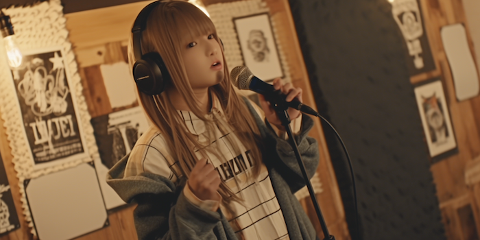 1.u7132494294_a_young_japanese_woman_practicing_singing_in_a_pr_8608f6af-9af7-41a4-8392-3964fe396981_0.png